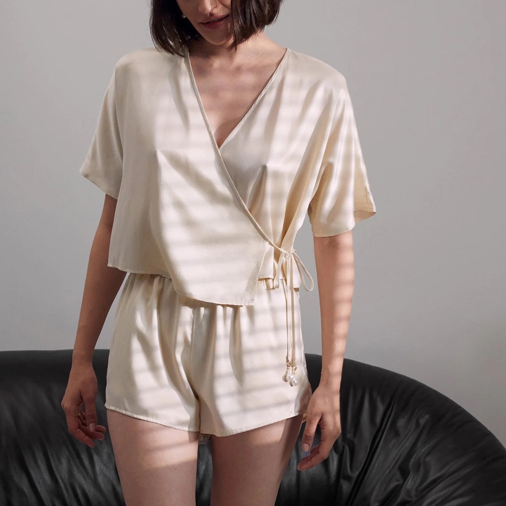 NWT Lunya Washable Silk Pearl Dolman Short Set, Swan White - Swan White / XS